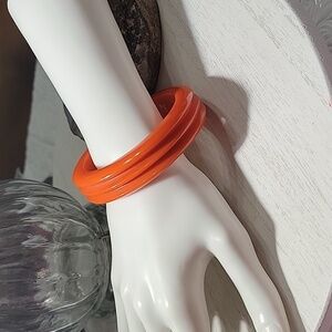 Bakelite Atomic Orange Ribbed Vintage Bangle Bracelet